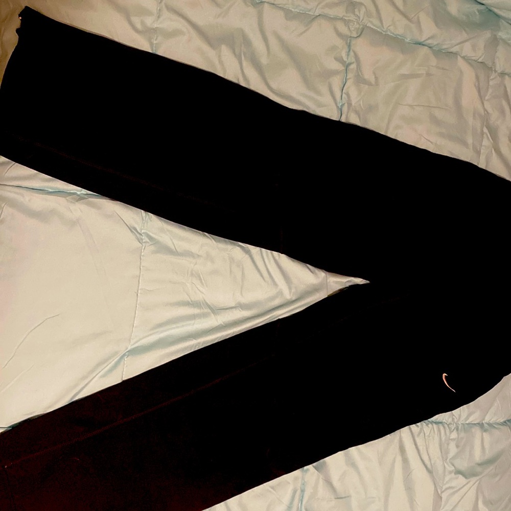 Women’s NIKE therma-fit sweat pants